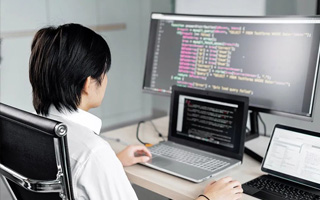 德清 ,php声明和调用变量的符号是什么？
